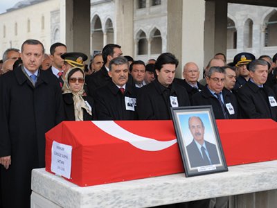 Cumhurbaşkanı Gül, Aktan'ın Cenaze Törenine Katıldı